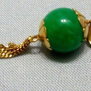Vintage 18K Yellow Gold Jade Necklace Pendant Bracelet Charm Tassels Green